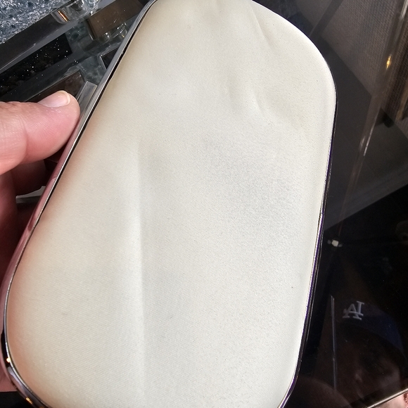 Party Clutch w Silver chain. NWT - Picture 5 of 7